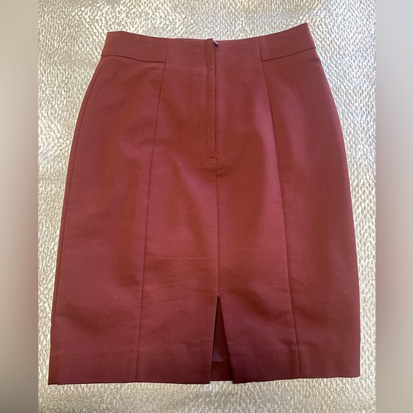 H&M Pencil Skirt in Burgundy US SIZE 4 EUC - Picture 2 of 3